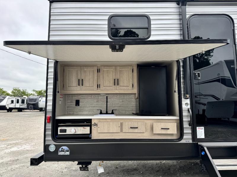 2026 Coachmen RV Catalina Summit Series 8 281QBUNK photo 7