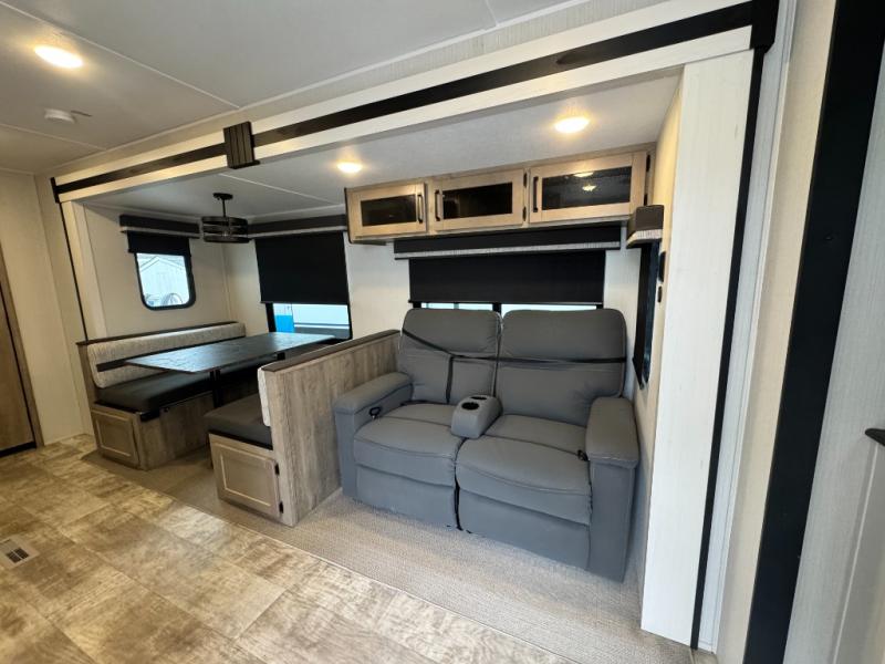 2025 Palomino Puma 28DBFQ photo 14
