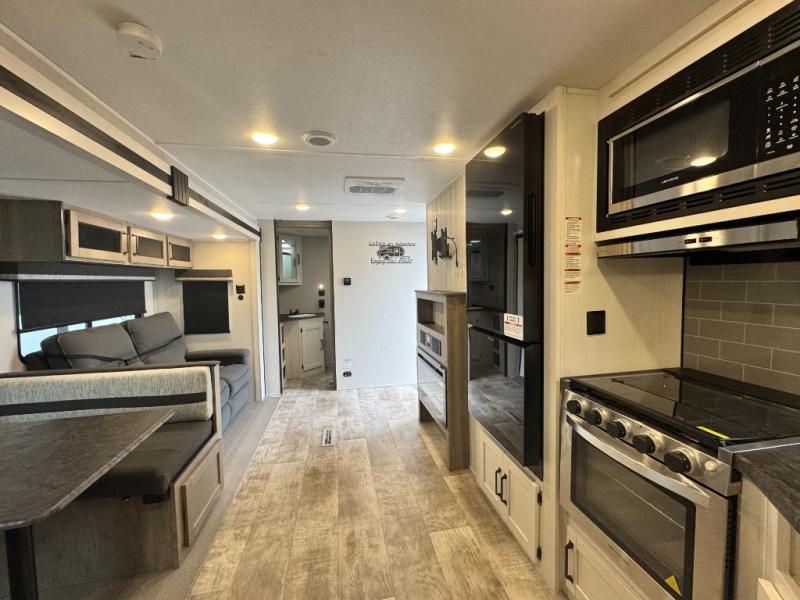 2025 Palomino Puma 28DBFQ photo 18