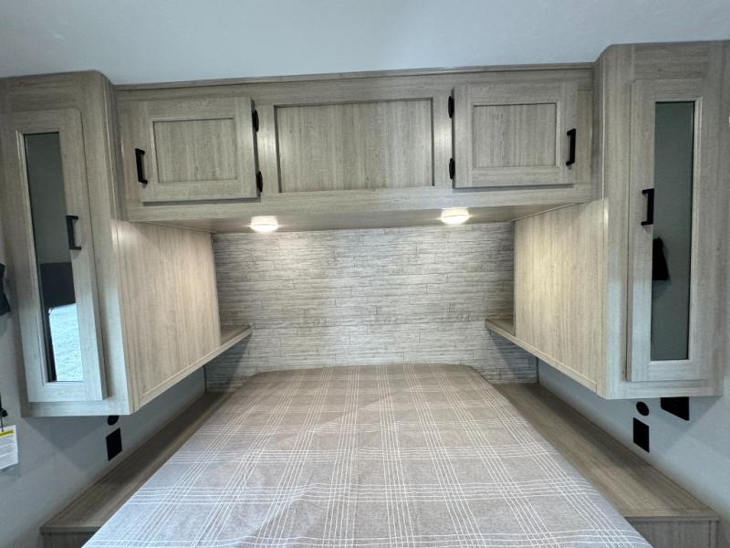 2026 Coachmen RV Catalina Legacy Edition 283RNR photo 27
