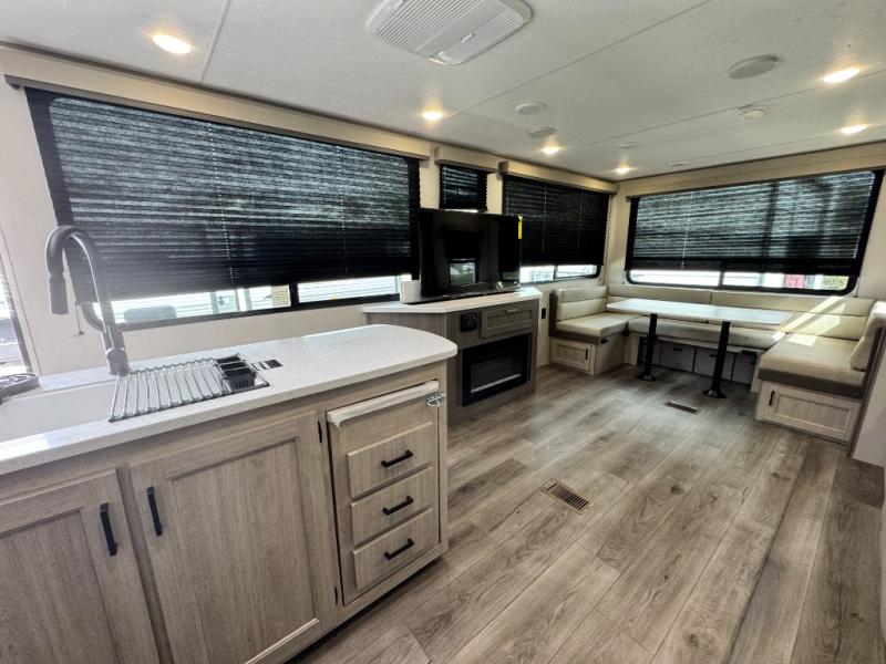 2026 Coachmen RV Catalina Legacy Edition 283RNR photo 15