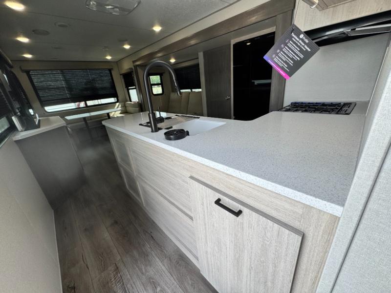 2026 Coachmen RV Catalina Legacy Edition 283RNR photo 13