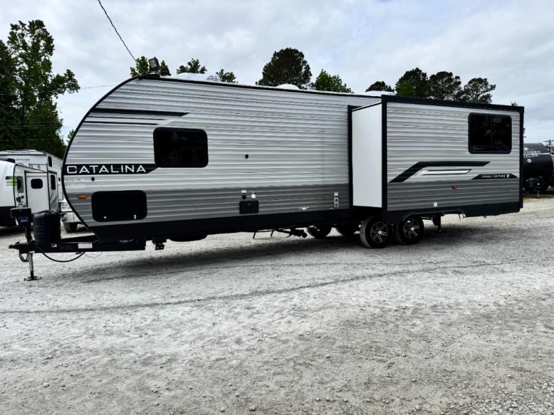 2026 Coachmen RV Catalina Legacy Edition 283RNR photo 3