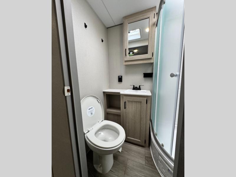 2026 Coachmen RV Catalina Legacy Edition 343BHTS photo 46