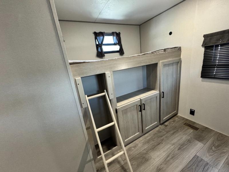 2026 Coachmen RV Catalina Legacy Edition 343BHTS photo 33