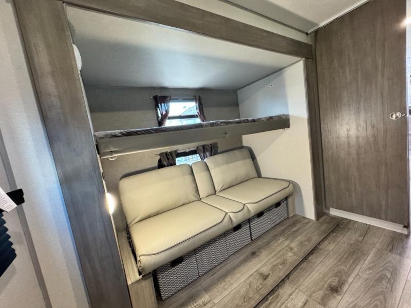 2026 Coachmen RV Catalina Legacy Edition 343BHTS photo 35