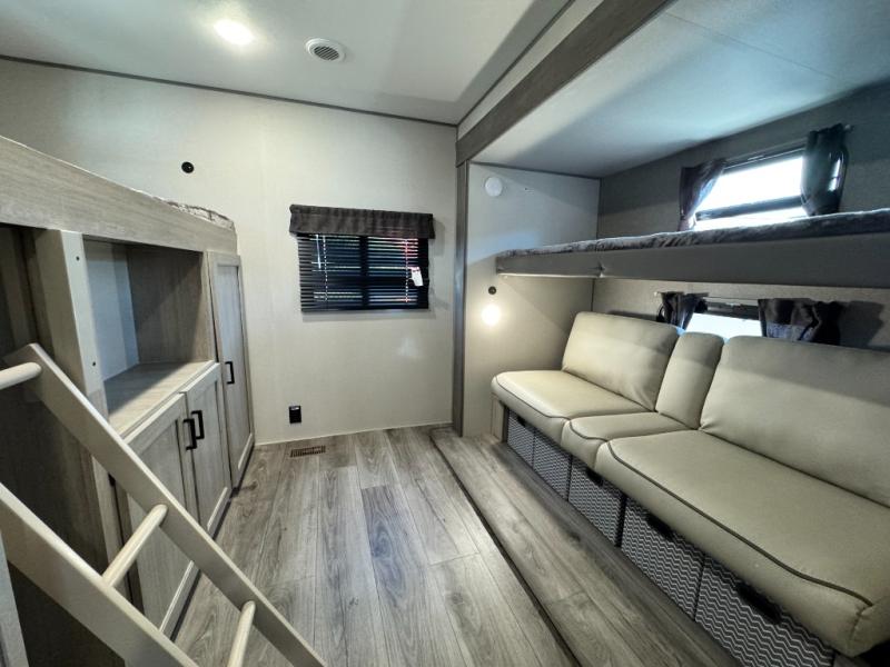 2026 Coachmen RV Catalina Legacy Edition 343BHTS photo 37