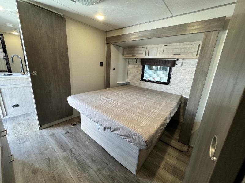 2026 Coachmen RV Catalina Legacy Edition 343BHTS photo 39