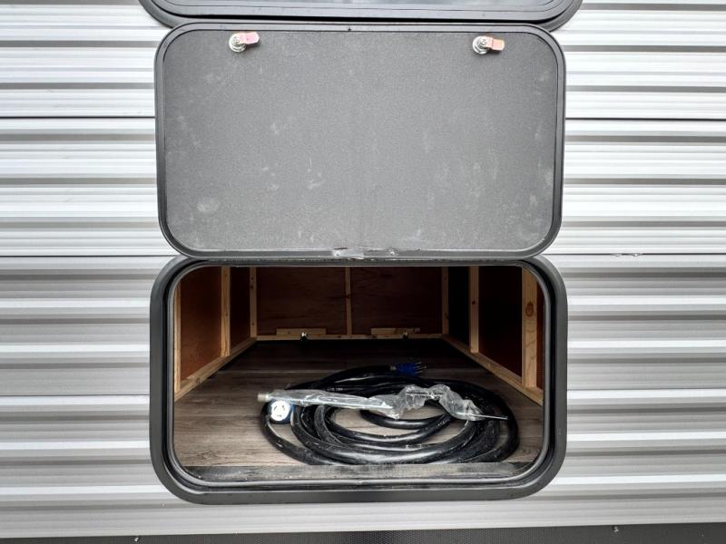 2026 Coachmen RV Catalina Legacy Edition 343BHTS photo 17