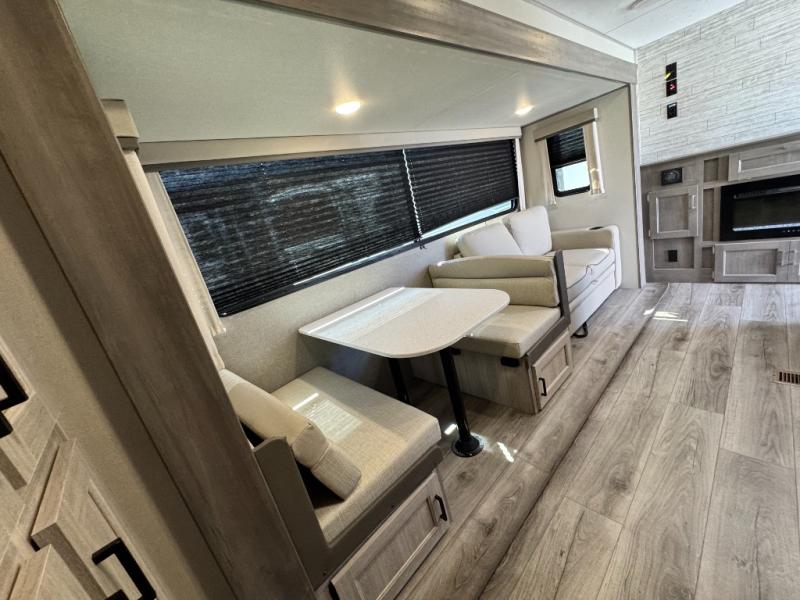 2026 Coachmen RV Catalina Legacy Edition 343BHTS photo 23