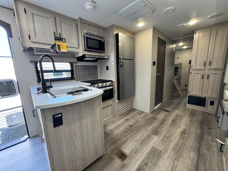 2026 Coachmen RV Catalina Legacy Edition 343BHTS photo 21