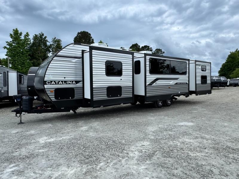 2026 Coachmen RV Catalina Legacy Edition 343BHTS photo 3