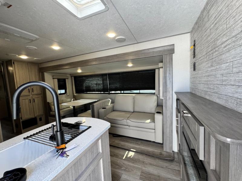 2026 Coachmen RV Catalina Legacy Edition 343BHTS photo 20