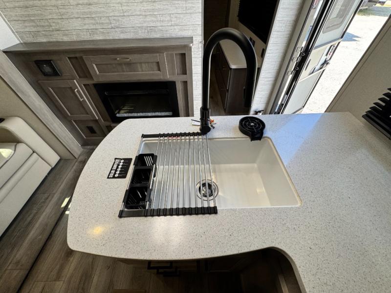 2026 Coachmen RV Catalina Legacy Edition 343BHTS photo 26