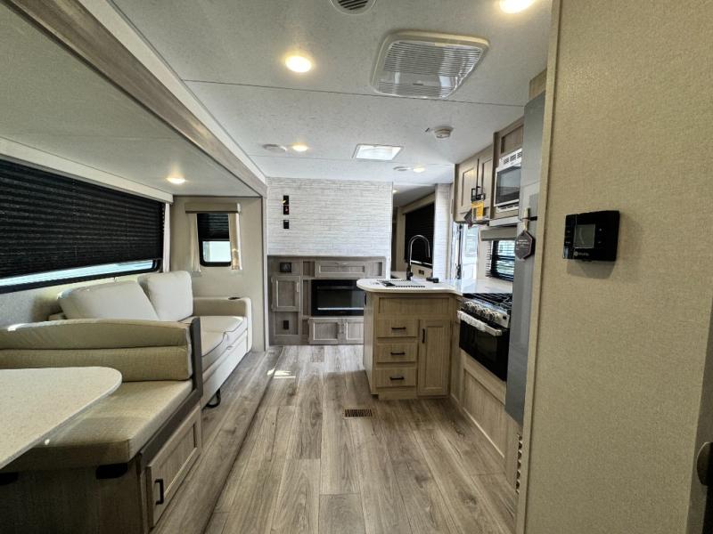 2026 Coachmen RV Catalina Legacy Edition 343BHTS photo 24