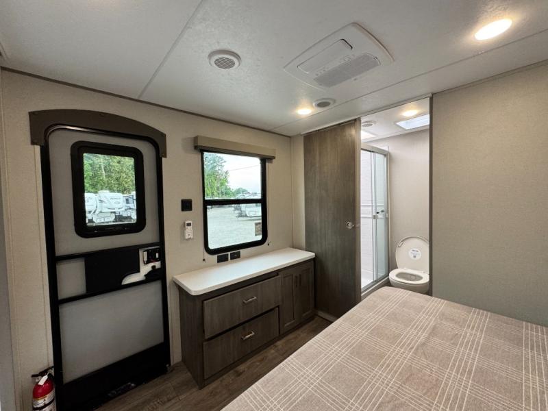 2026 Coachmen RV Catalina Legacy Edition 333DORM photo 48