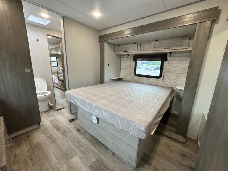 2026 Coachmen RV Catalina Legacy Edition 333DORM photo 47