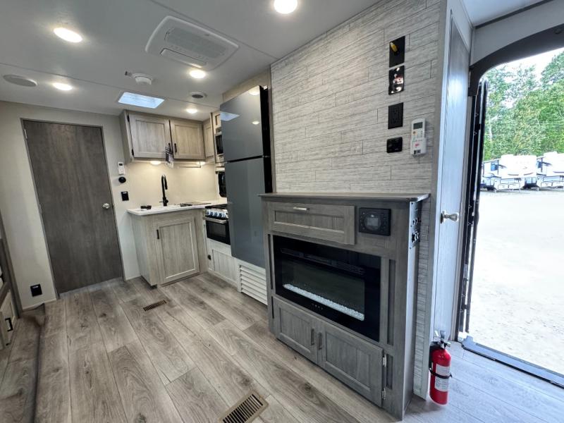 2026 Coachmen RV Catalina Legacy Edition 333DORM photo 22