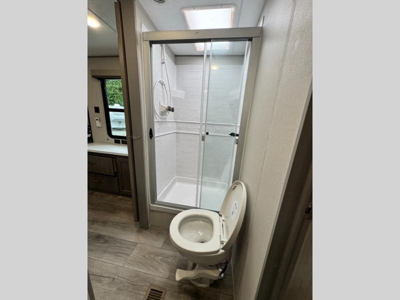 2026 Coachmen RV Catalina Legacy Edition 333DORM photo 43