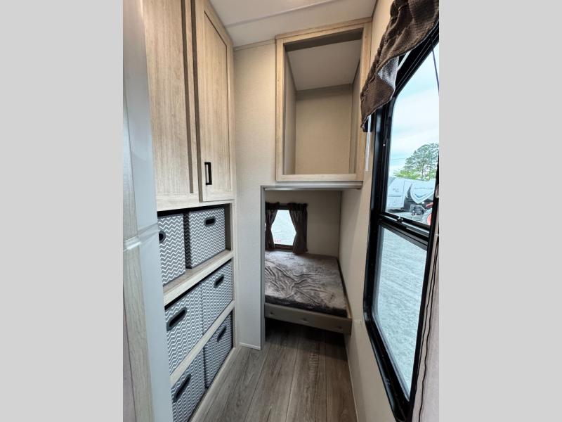 2026 Coachmen RV Catalina Legacy Edition 333DORM photo 33