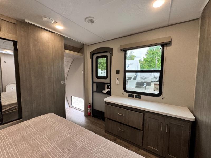 2026 Coachmen RV Catalina Legacy Edition 333DORM photo 49