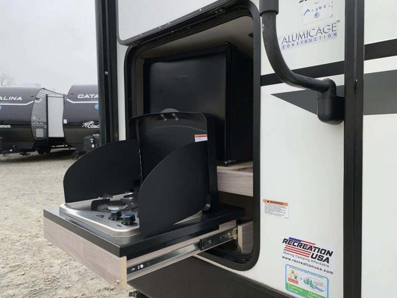 2021 Coachmen RV Spirit Ultra Lite 2557RB photo 8