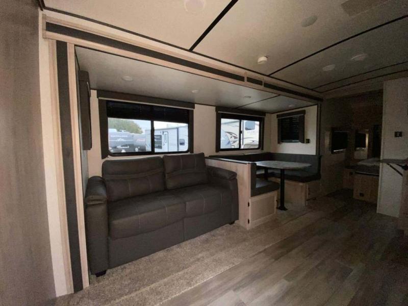 2021 Coachmen RV Spirit Ultra Lite 2557RB photo 10