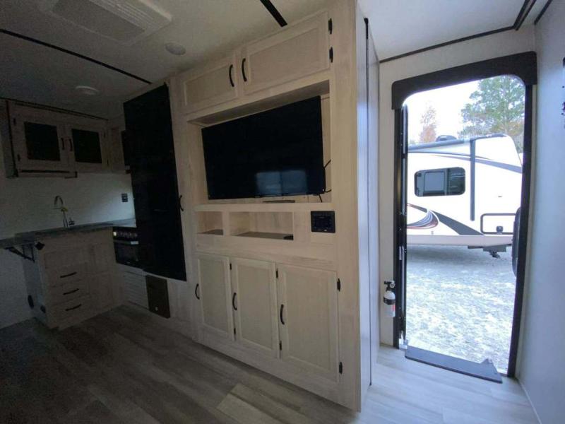 2021 Coachmen RV Spirit Ultra Lite 2557RB photo 11