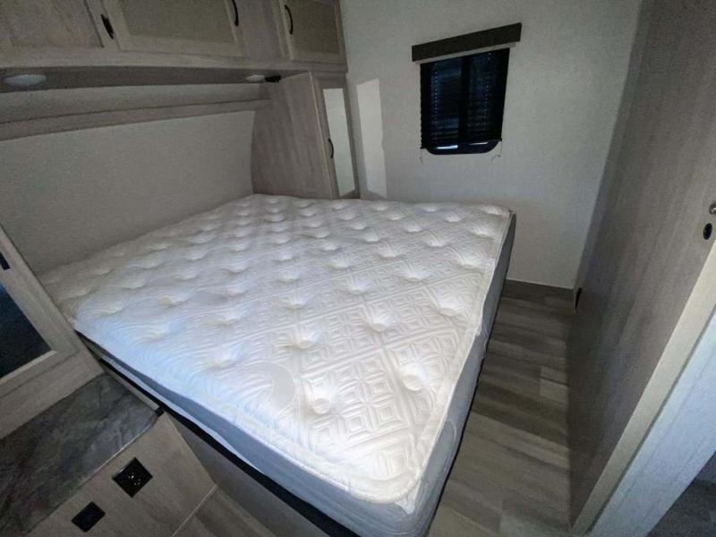 2021 Coachmen RV Spirit Ultra Lite 2557RB photo 15