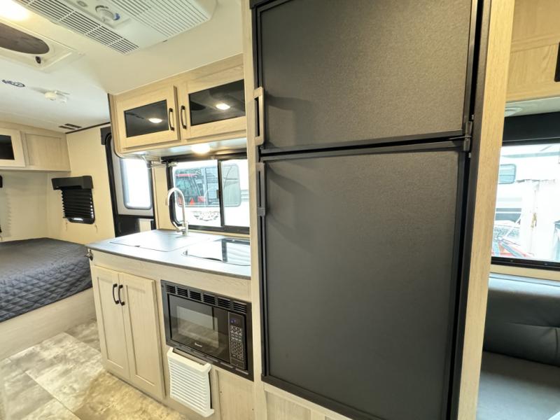 2022 Coachmen RV Apex 17TH Toy Hauler photo 19