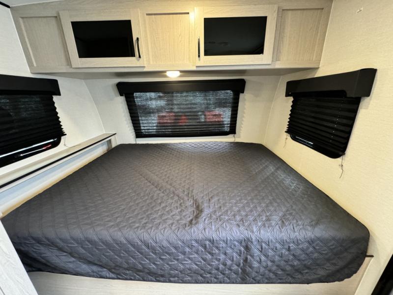 2022 Coachmen RV Apex 17TH Toy Hauler photo 29