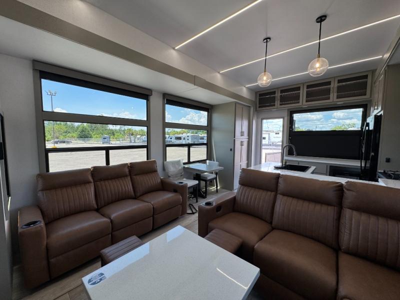 2026 Axiom RV Imperium I3800 photo 17