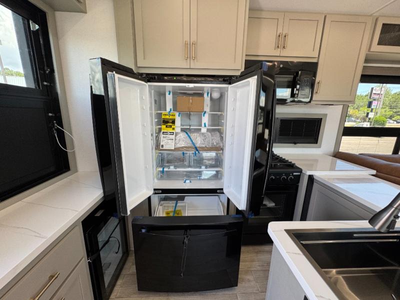 2026 Axiom RV Imperium I3800 photo 23