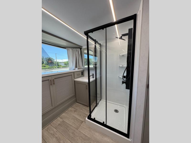 2026 Axiom RV Imperium I3800 photo 35