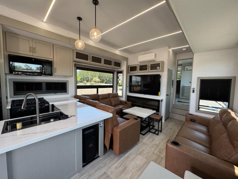 2026 Axiom RV Imperium I3800 photo 18