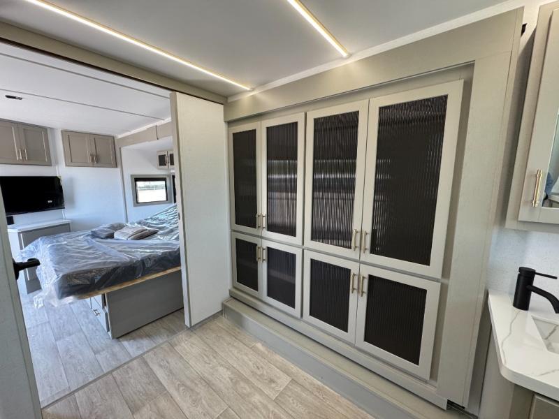2026 Axiom RV Imperium I3800 photo 39