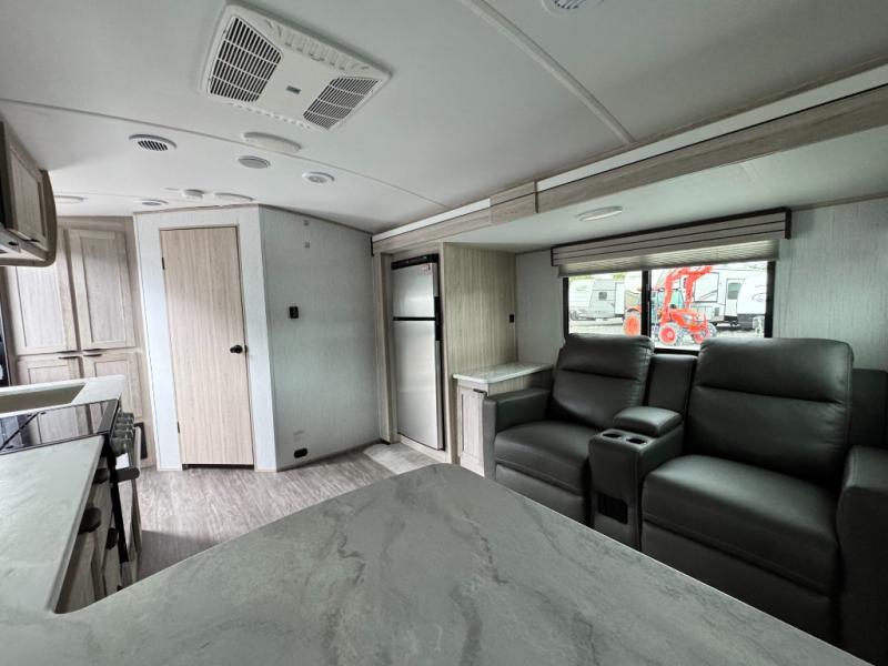2022 Cruiser Shadow Cruiser 225RBS photo 9