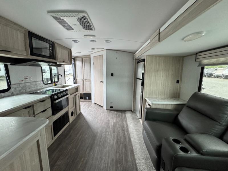 2022 Cruiser Shadow Cruiser 225RBS photo 11