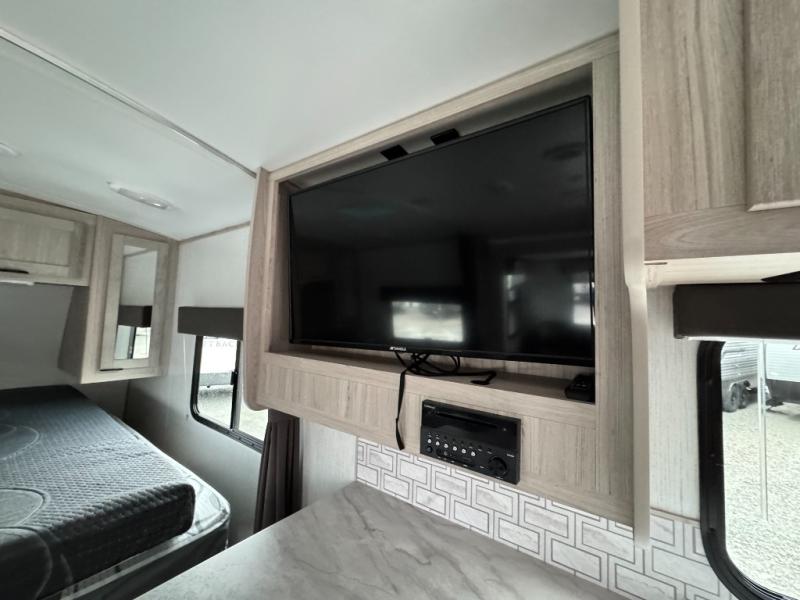 2022 Cruiser Shadow Cruiser 225RBS photo 14