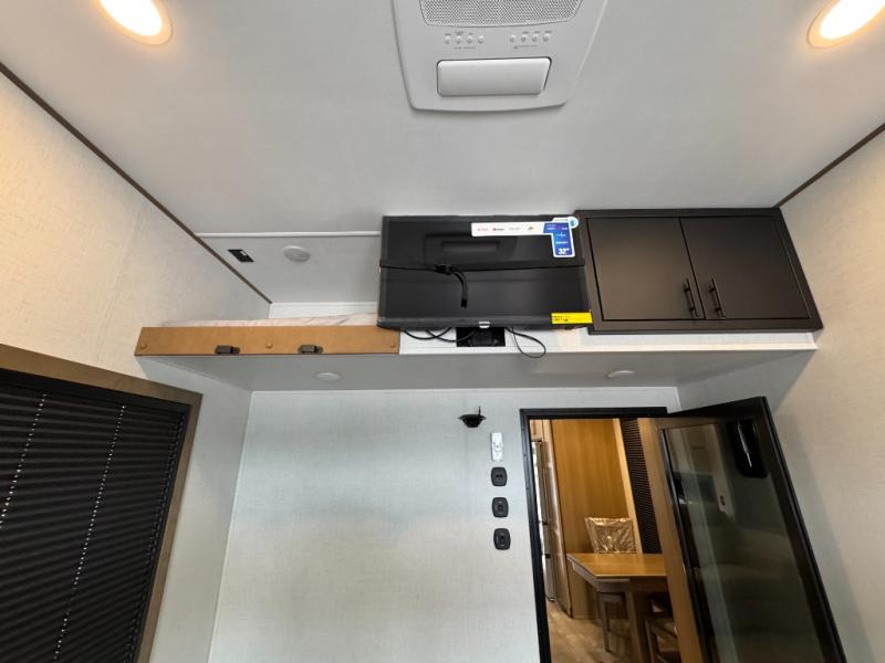 2026 Keystone RV Fuzion 442 Toy Hauler photo 16