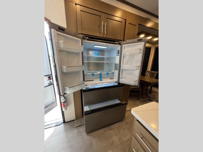 2026 Keystone RV Fuzion 442 Toy Hauler photo 17