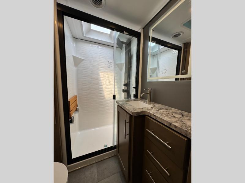 2026 Keystone RV Fuzion 442 Toy Hauler photo 22