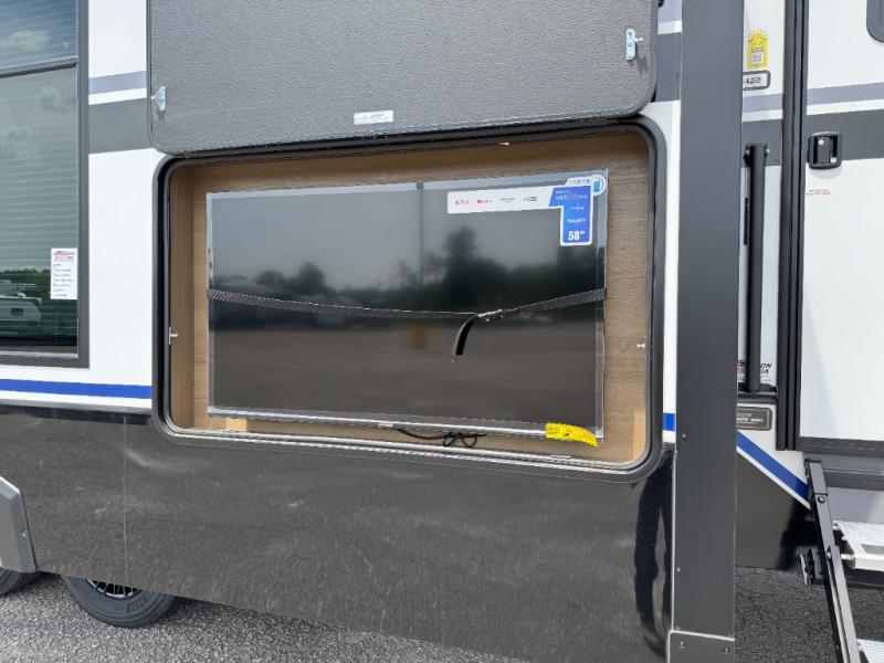 2026 Keystone RV Fuzion 442 Toy Hauler photo 42