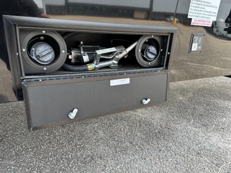 2026 Keystone RV Fuzion 442 Toy Hauler photo 40