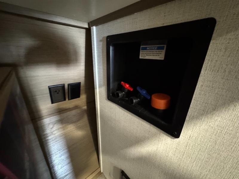 2026 Keystone RV Fuzion 419 Toy Hauler photo 33