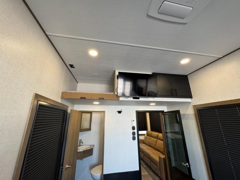 2026 Keystone RV Fuzion 419 Toy Hauler photo 26
