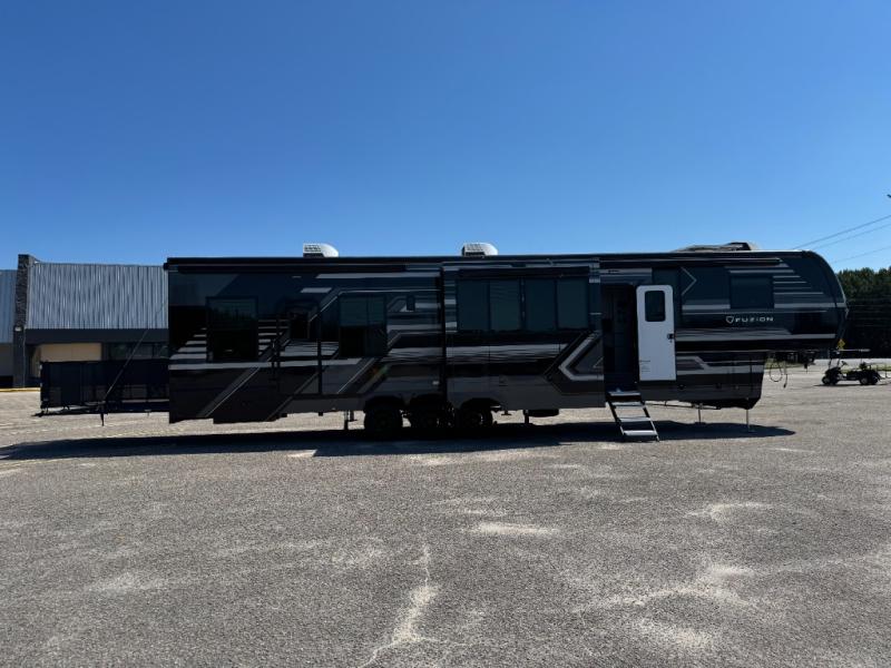 2026 Keystone RV Fuzion 419 Toy Hauler photo 3