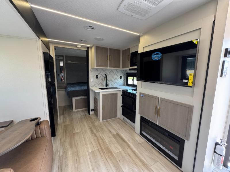 2026 Forest River RV Wildwood Heritage Glen Hyper-Lyte 22RBHL photo 10
