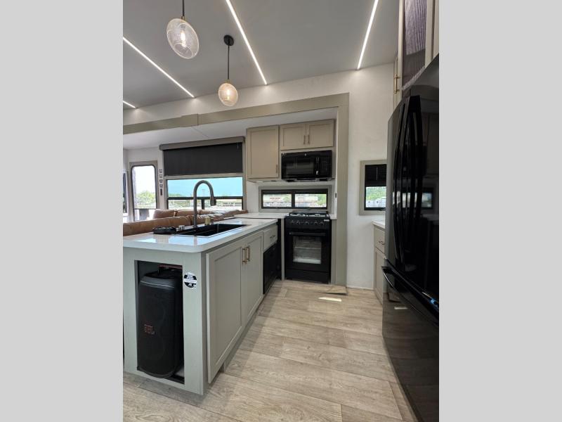 2026 Axiom RV Imperium I2900 photo 27
