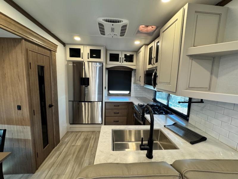 2024 Alliance RV Paradigm 382RK photo 15